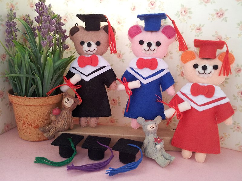 Mini Bear Handmade [Graduation Q Bear Charm / Pin] - Stuffed Dolls & Figurines - Other Materials 
