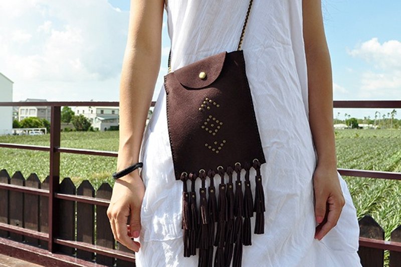 COWFT purple coffee suede string tassel rivet bag - กระเป๋าแมสเซนเจอร์ - หนังแท้ สีม่วง