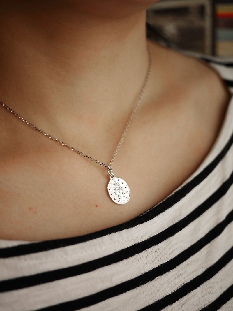 MUFFëL 925 Silver Sterling Silver Series-Little Madonna Silver Coin Clavicle Necklace - Necklaces - Sterling Silver Gray