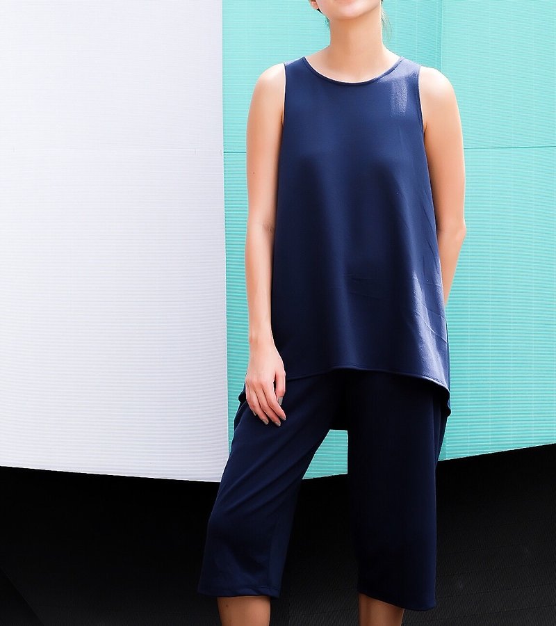 Set Vest Round Neck with Crop Pants. - Other - Other Materials 