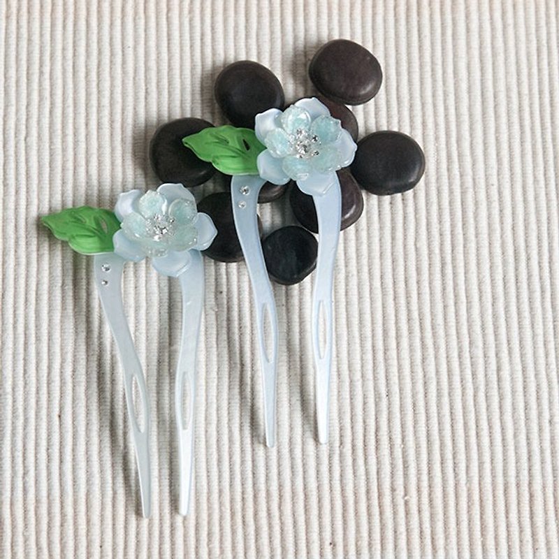 Colored flower, U-shaped hairpin, hairpin, hairpin-pink blue - Hair Accessories - Acrylic Blue