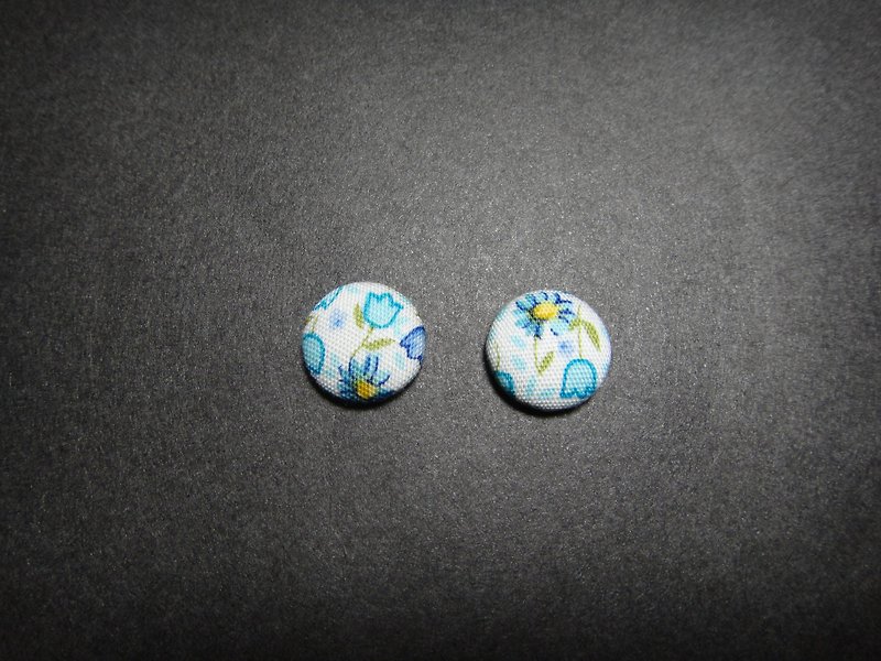(C) _ sky blue floral cloth button earrings C22BT / UY44 - Earrings & Clip-ons - Other Materials Blue