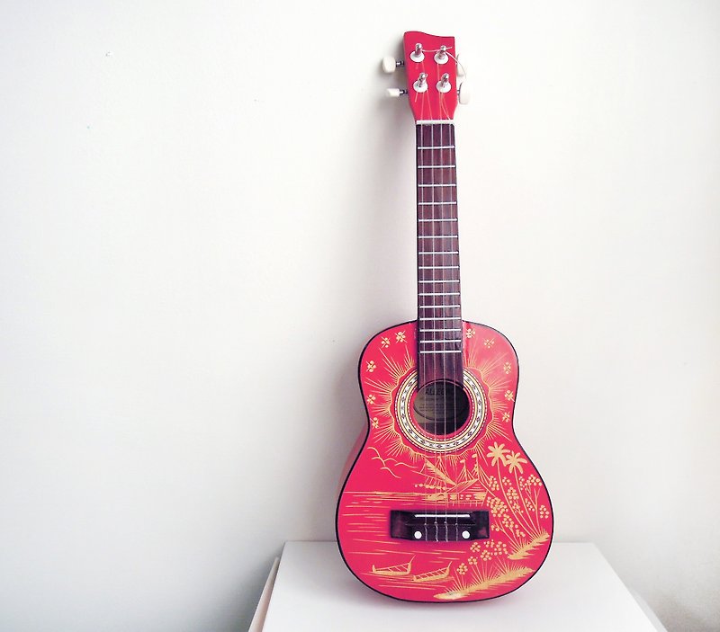 Travel to the tropical island of hand-carved wood ukulele - กีตาร์เครื่องดนตรี - ไม้ สีแดง