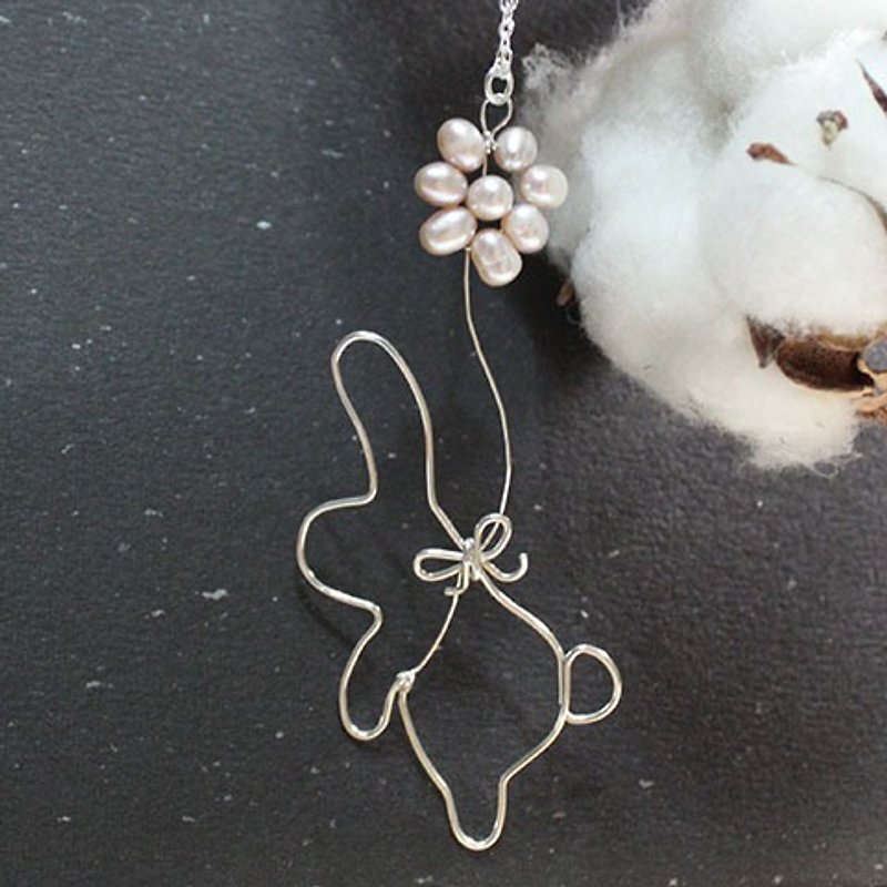 Flying Rabbit Sterling Silver Necklace with Freshwater Pearl - สร้อยคอ - โลหะ สึชมพู