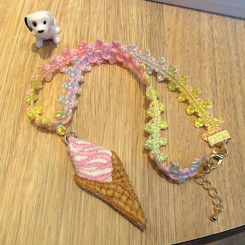 C'est trop Mignon \\ embroidery hand-made strawberry ice cream necklace * - Necklaces - Thread Pink