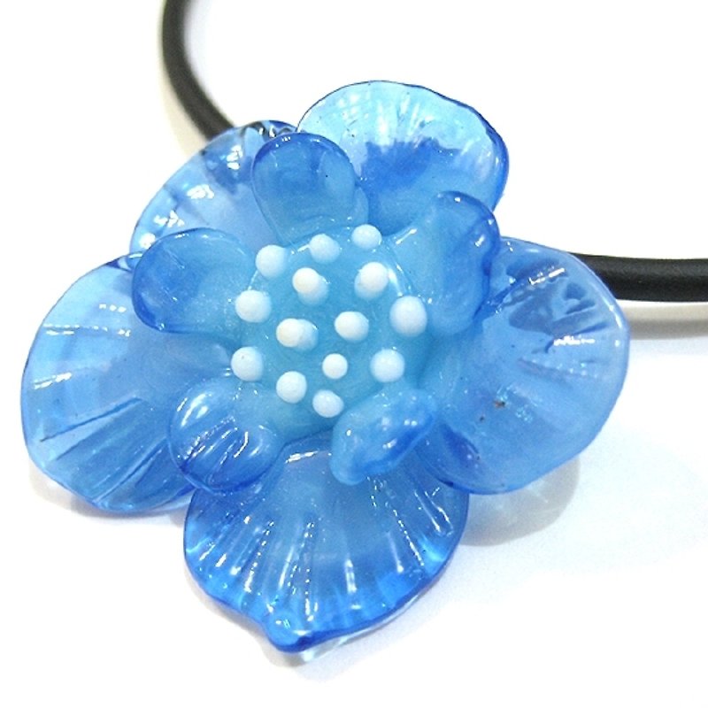 青いガラスの花のネックレス - ネックレス - ガラス ブルー