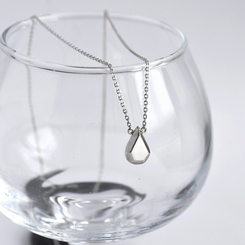 Water drop gemstone necklace sterling silver - สร้อยคอ - เงินแท้ สีเทา