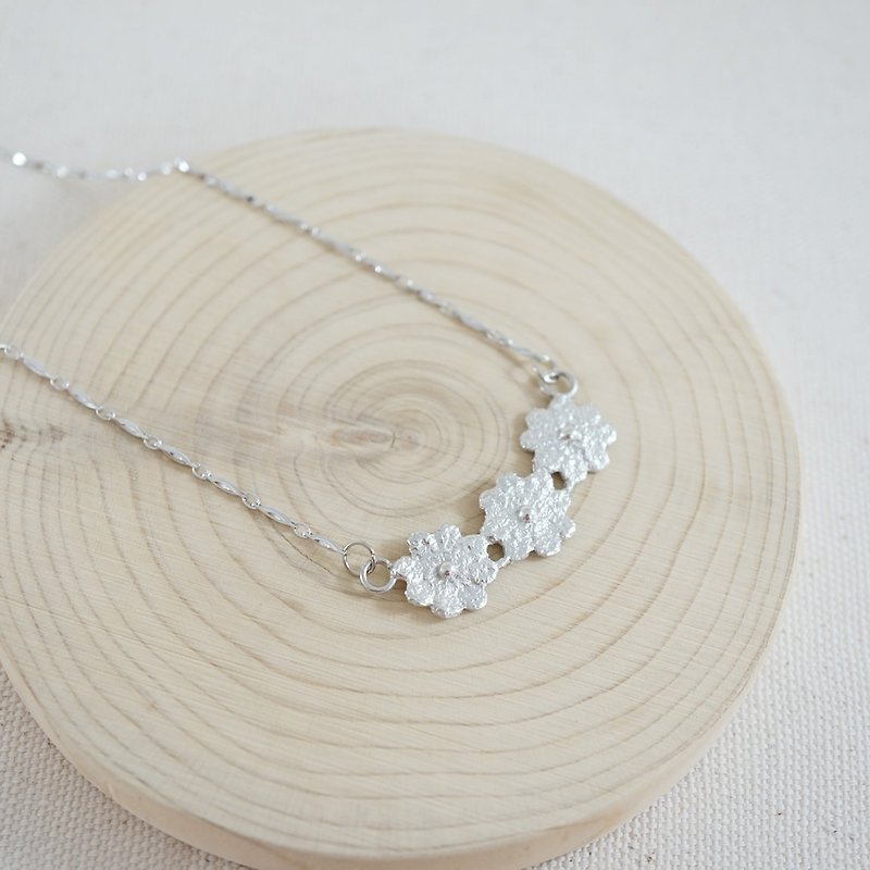 Daisy 925 Sterling Silver Necklace, Handmade Flower Necklace Jewelry - สร้อยคอ - เงินแท้ สีเงิน