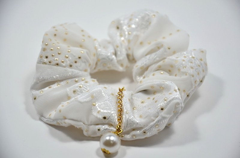 Romantic chiffon drape white pearl * * E. coil / donuts tresses - Hair Accessories - Other Materials White