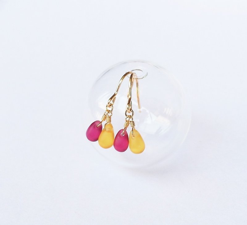 Symbiotic 氲 葡萄 grape mango color mini earrings versatile custom gift natural stone - Earrings & Clip-ons - Other Materials Multicolor