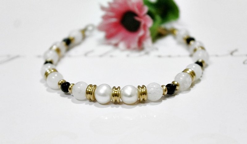 Natural stone x brass buckle bracelet _ moonlight love / / can change the elastic bracelet / / - moonstone - - Bracelets - Gemstone White