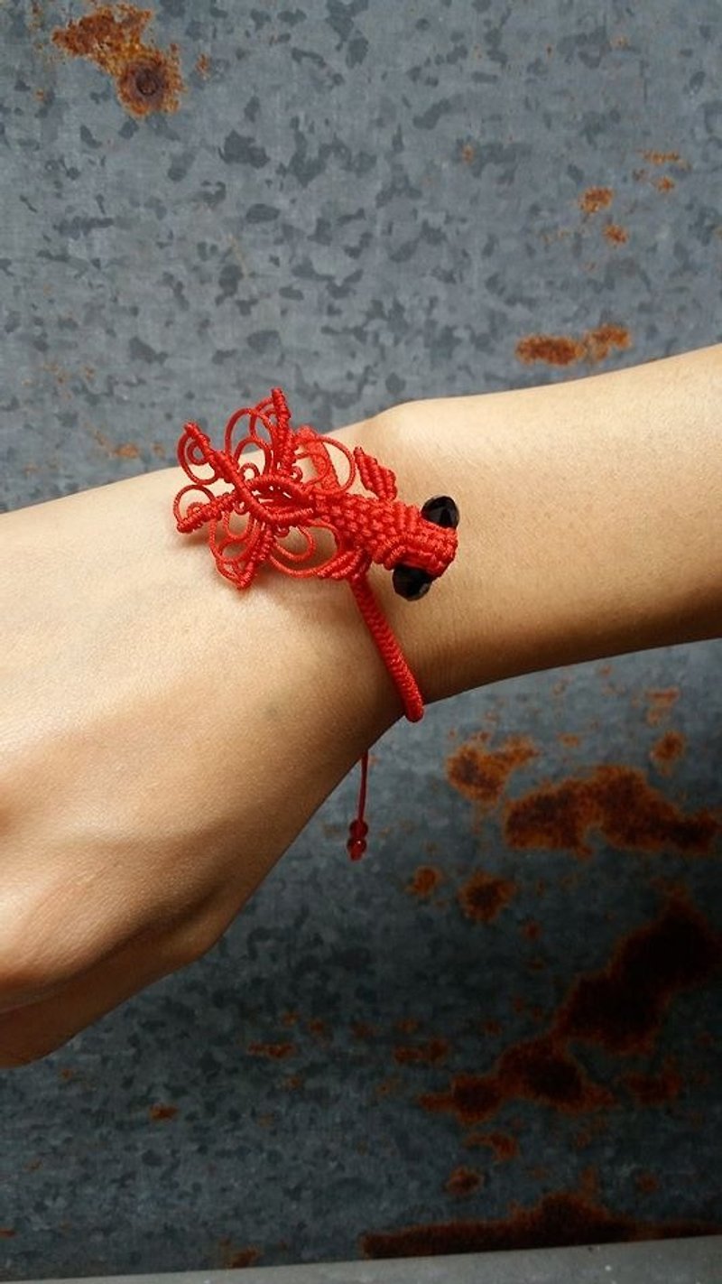 [Lost and find] breeze red goldfish walk in hand strap - Bracelets - Cotton & Hemp Red