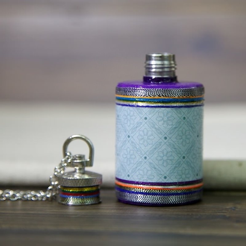 Violet Dynasty Necklaces Flask (1oz) - Chokers - Other Metals Purple