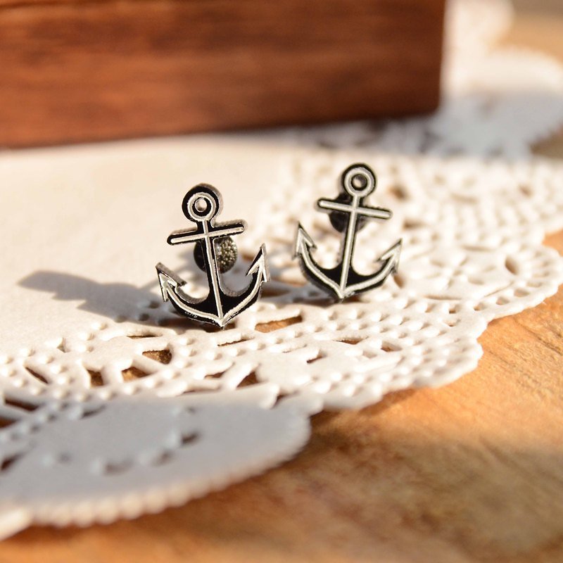Anchor / bravely sailing / anti-allergic steel needle / can be modified clip type - Earrings & Clip-ons - Acrylic Black