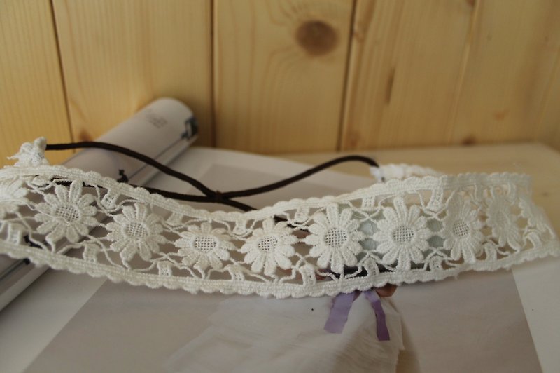 oleta hand made jewelry - Sunflower Cotton Lace Headband - เครื่องประดับผม - วัสดุอื่นๆ ขาว