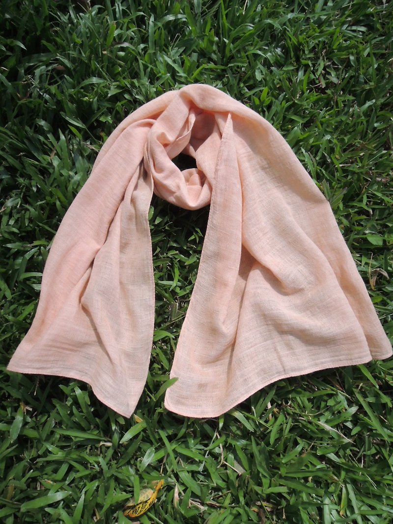[Mumu dyeing] madder root dyed pink orange cotton scarf - ผ้าพันคอ - ผ้าฝ้าย/ผ้าลินิน สีแดง