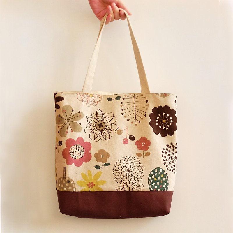 Forest Waltz Medium Shopping Bag Japanese cotton fabric flowers and vines - Messenger Bags & Sling Bags - Cotton & Hemp Khaki