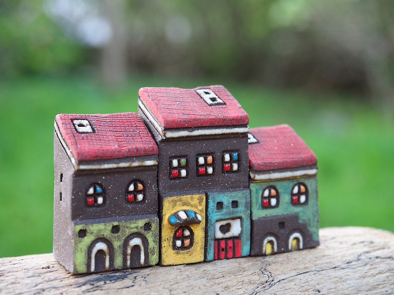 【彩繪村 Colorful Village 】- 手繪童話小陶屋-紅屋頂/3件合購/接單訂製 - 花瓶/花器 - 其他材質 