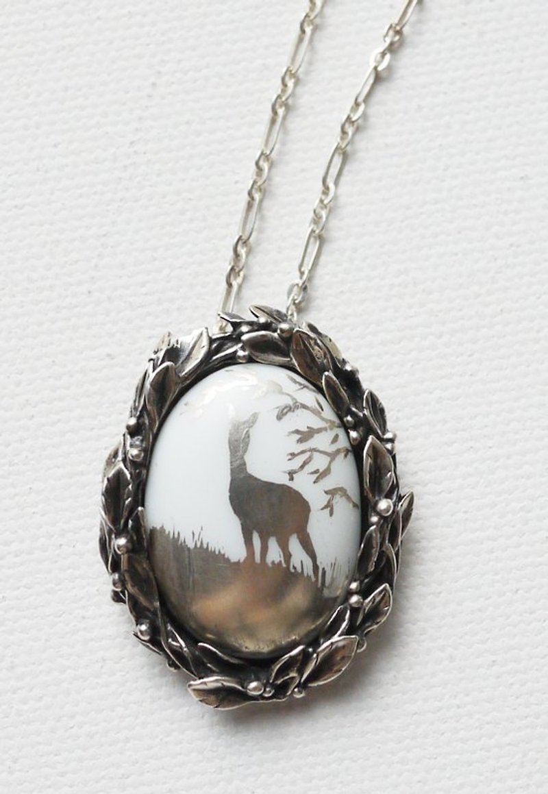 Beyond the forest - Necklaces - Porcelain Gray