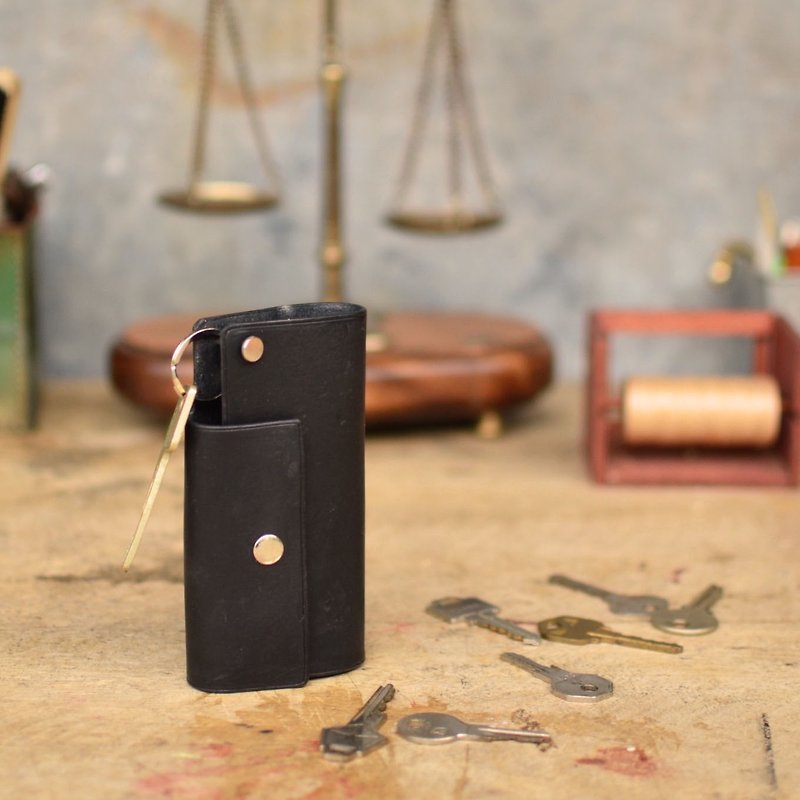 HIKER Leather Studio // Key case_Black color - Keychains - Genuine Leather Black