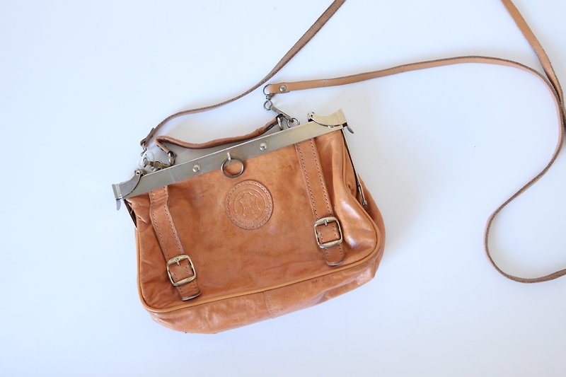 A ROOM MODEL - VINTAGE，BC-2174 ST RAPHAEL蜜蠟色牛皮小口金包 復古著下北澤 - Messenger Bags & Sling Bags - Genuine Leather 