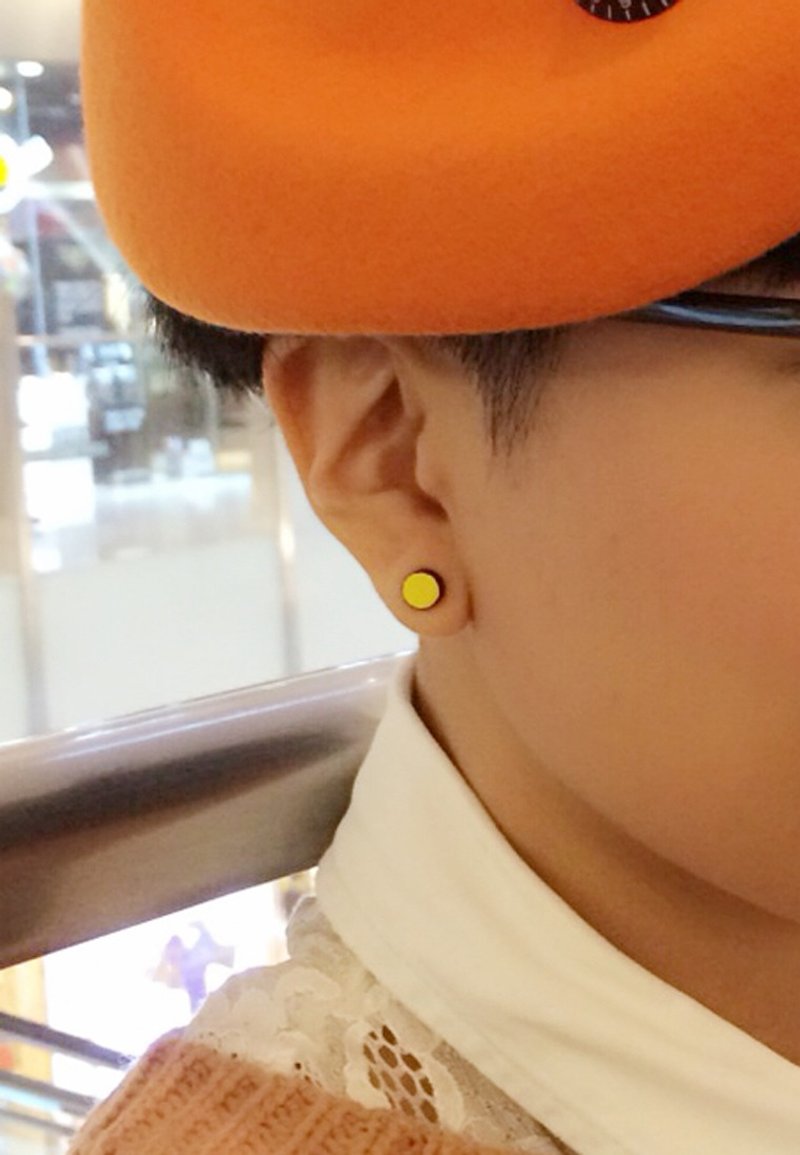 Geometric Stud Leather Earrings - ต่างหู - หนังแท้ สีเหลือง
