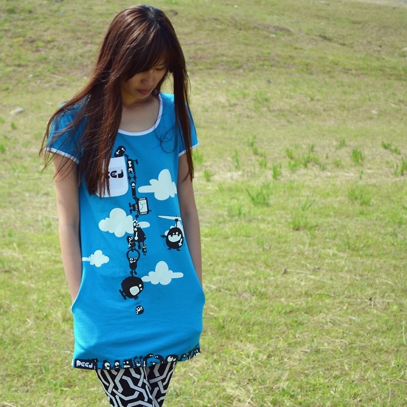 【買一送一】永不放棄踢/哆啦A夢藍色/男女/女生長版 - T 恤 - 棉．麻 藍色