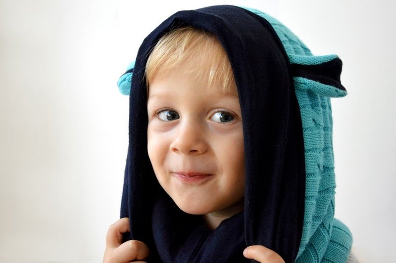 【歐洲製】Boska's Teddies 帽圍 - 孩童款式 (亮藍) - 口水肩/圍兜 - 棉．麻 藍色