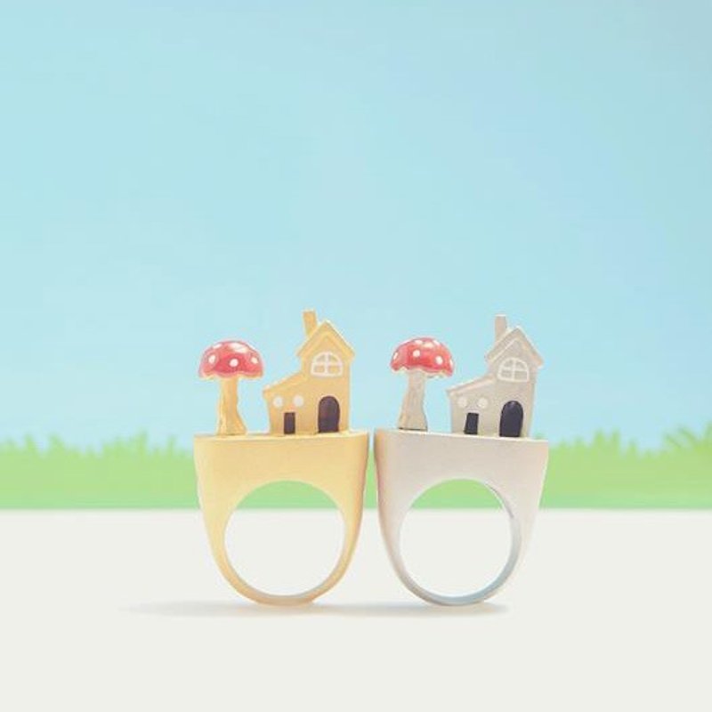 Polka dot house with a pink heart and little mushroom ring, Tiny little house ring, Mushroom ring - แหวนทั่วไป - โลหะ สีแดง