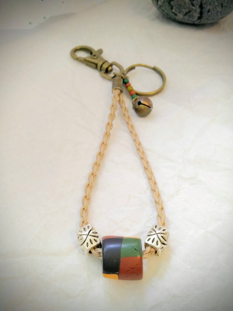 Beads of Legend 傳說琉璃珠編織皮繩鑰匙圈(米白) 原住民琉璃珠 神秘寶物 生日幸運禮物 - 鑰匙圈/鑰匙包 - 其他材質 卡其色
