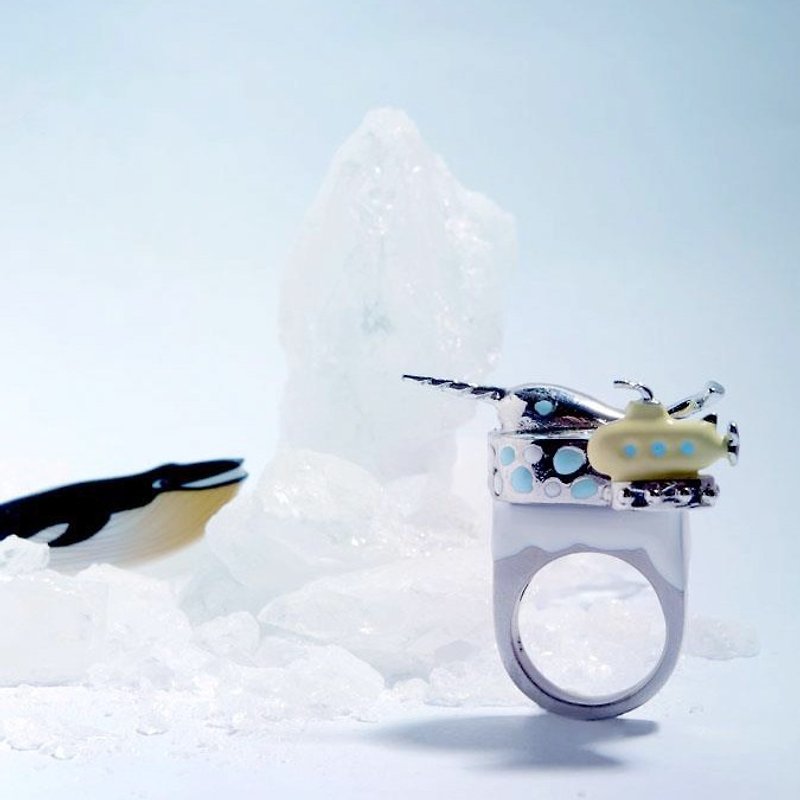 獨角鯨和小黃色潛水艇鍍銀戒指 - 戒指 - 其他金屬 