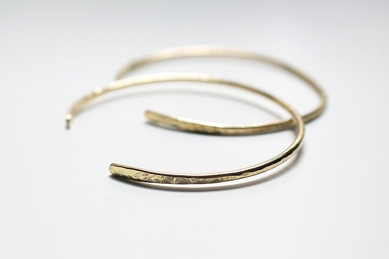 Brass Hammered Bracelet / Christmas gift - Bracelets - Copper & Brass Gold