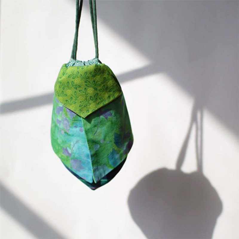 [Colorvor] green cicada pouch - Handbags & Totes - Other Materials Multicolor