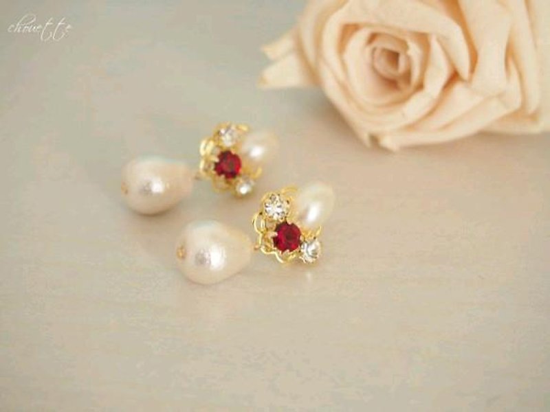 Cotton Pearl Bijou earrings (classical Red) - Earrings & Clip-ons - Other Metals 