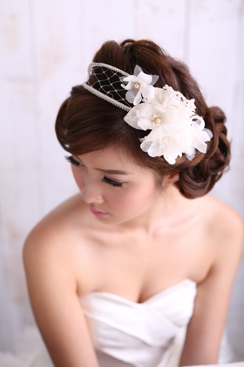 《Being of Love》西式婚禮手工製婚禮配飾／公主新娘頭飾／手工絲花髪箍結婚髪飾 - 髮夾/髮圈 - 絲．絹 白色