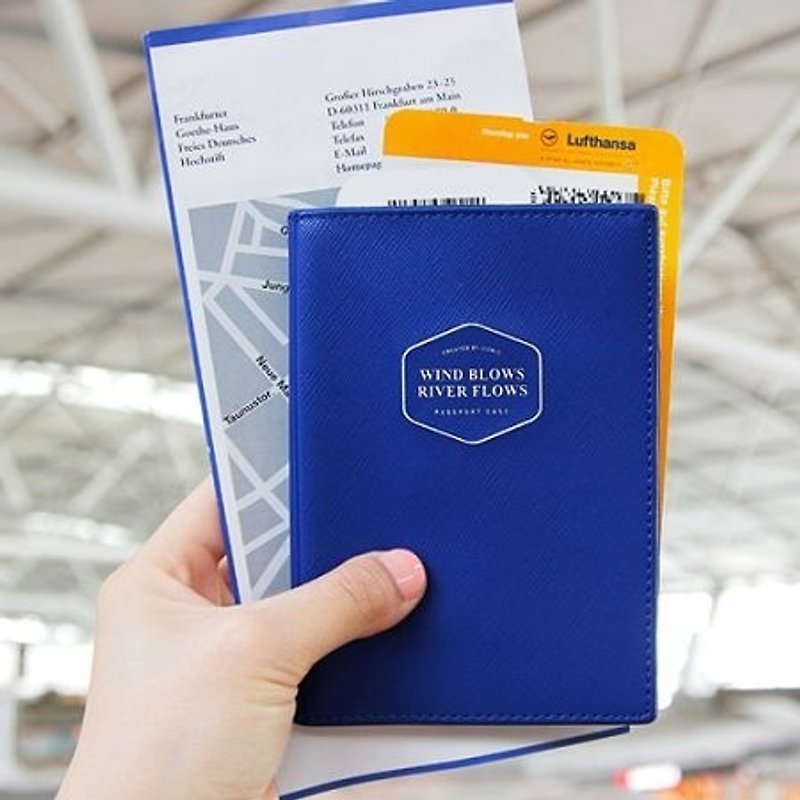 Dessin x Iconic- great Journeys Passport Cover Ver.2- gentleman blue, ICO81821 - ที่เก็บพาสปอร์ต - พลาสติก หลากหลายสี