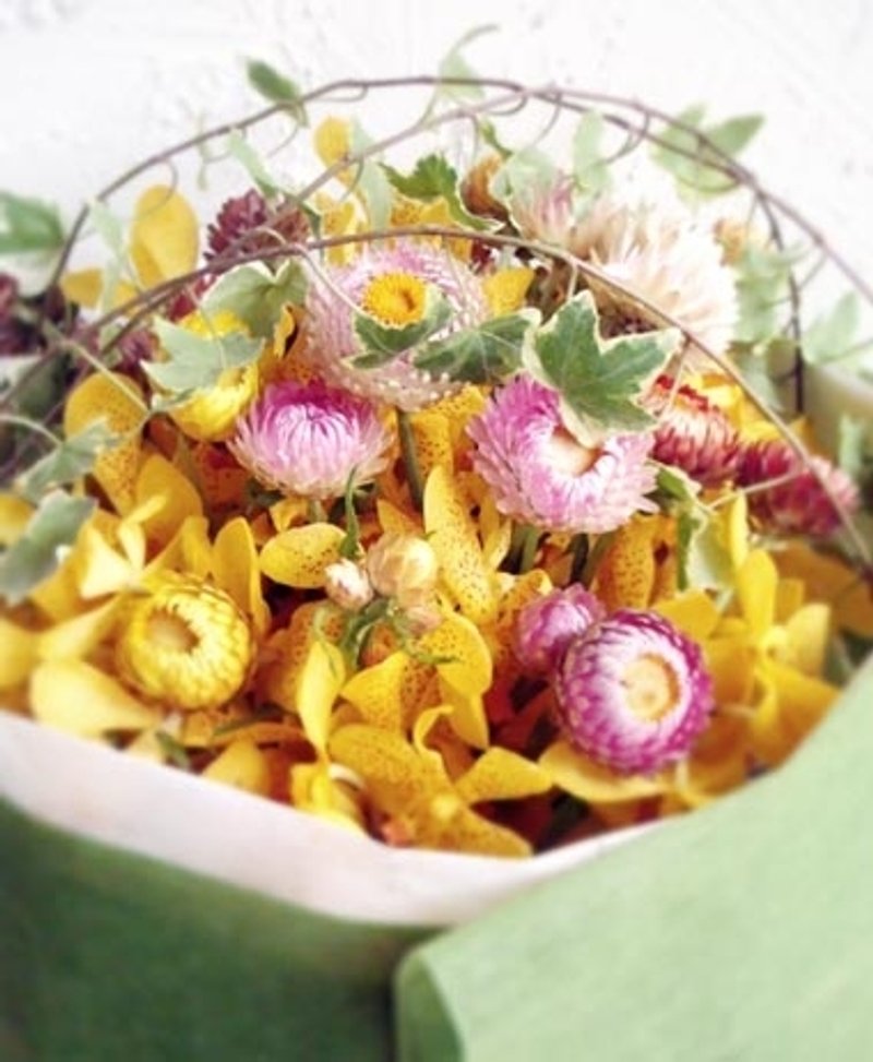 Custom-made seasonal bouquets - Dried Flowers & Bouquets - Plants & Flowers 