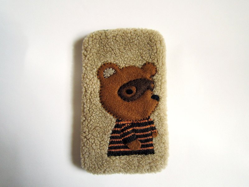 " Bear Thief " cell phone pocket - เคส/ซองมือถือ - วัสดุอื่นๆ สีนำ้ตาล