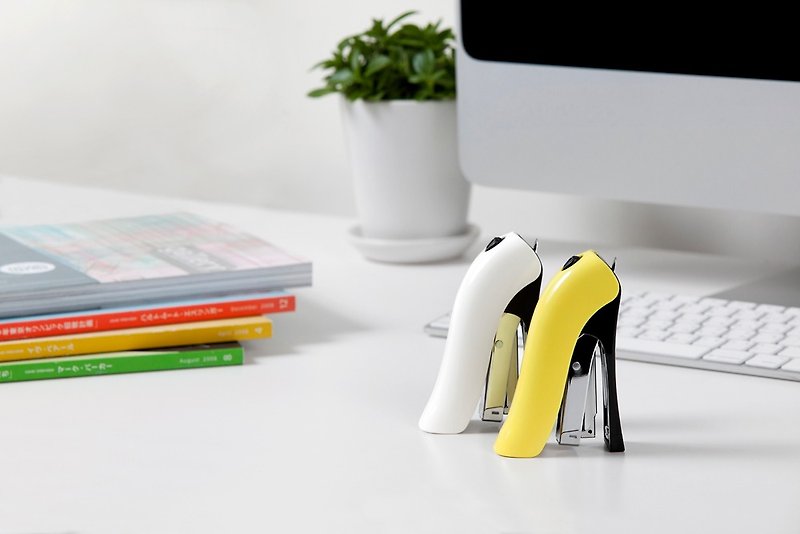 Posture and effort-saving stapler-yellow and black (pure white box packaging) - แม็กเย็บ - พลาสติก สีเหลือง