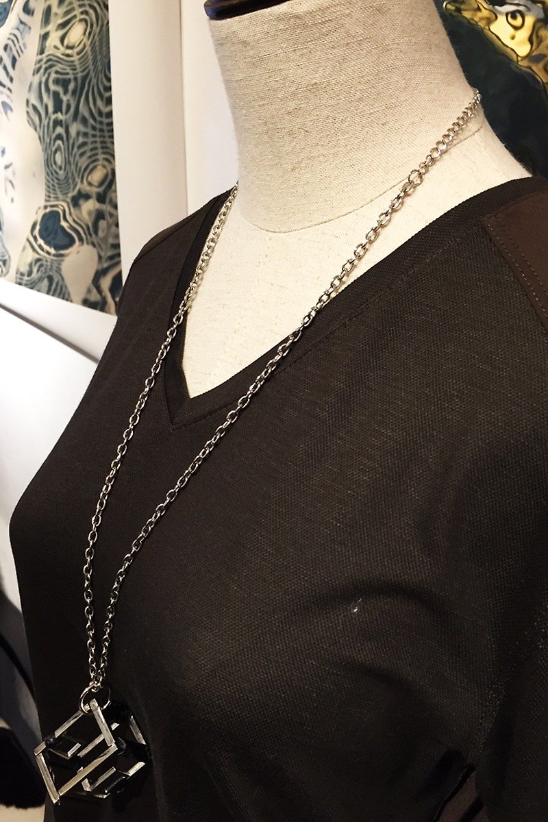 V-neck knitted unisex tee - Brown (Hong Kong Design brand) - เสื้อผู้หญิง - วัสดุอื่นๆ สีนำ้ตาล