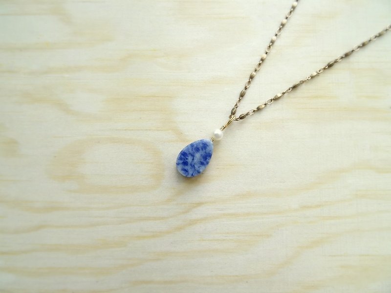 Sodalite Flat Teardrop Pendant Antique Bronze Long Necklace | Downton Summer - สร้อยคอยาว - เครื่องประดับพลอย สีน้ำเงิน