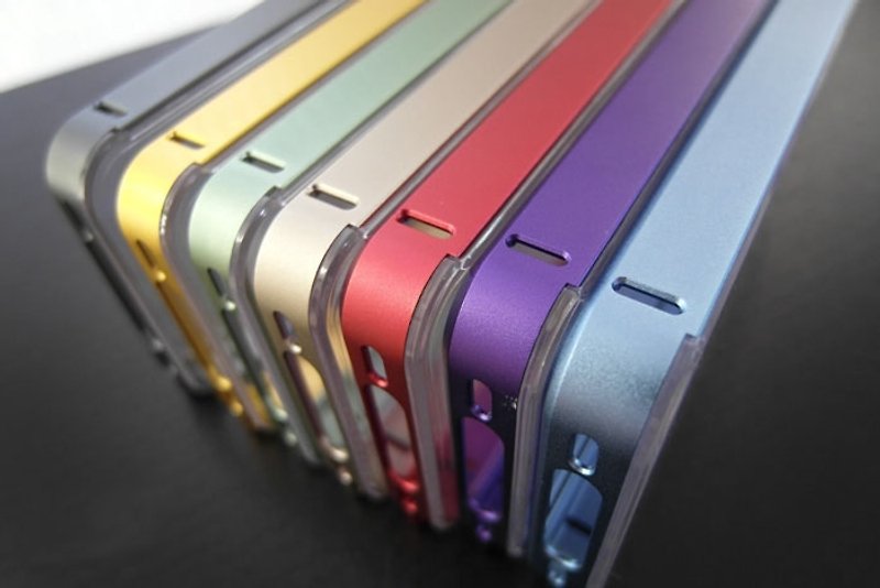 Kalo Carel creative iPhone4 / 4S Aluminum Case (Rainbow) Free tools Screwless - Phone Cases - Other Metals Multicolor