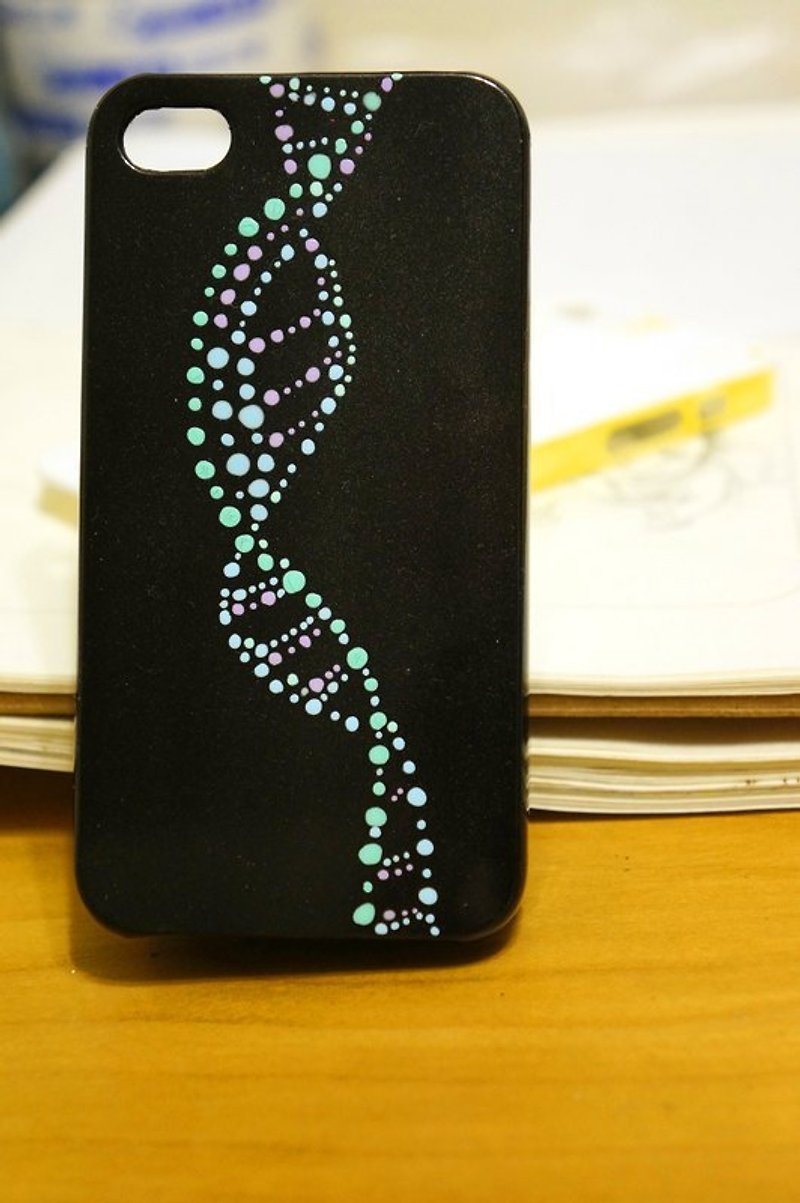 [DNA] Apple iphone 4 & amp; 4S phone shell painted Customizable - เคส/ซองมือถือ - พลาสติก สีดำ