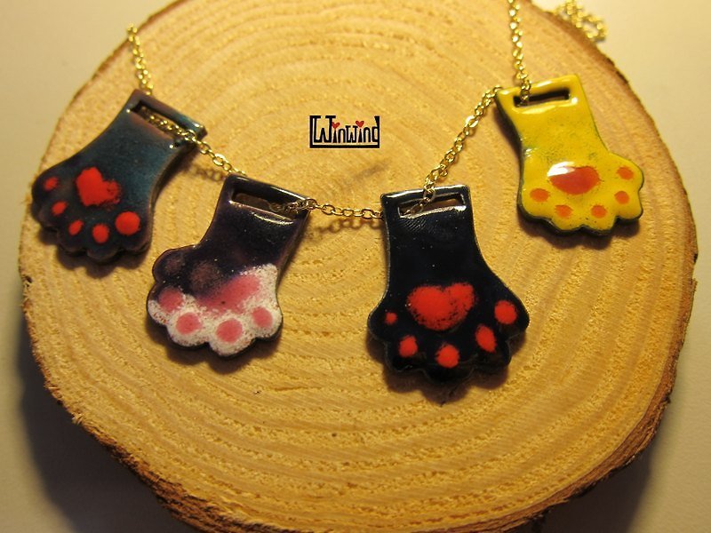 Enamel Creation-Flat Mouth Cat Palm Necklace - Necklaces - Other Metals Multicolor