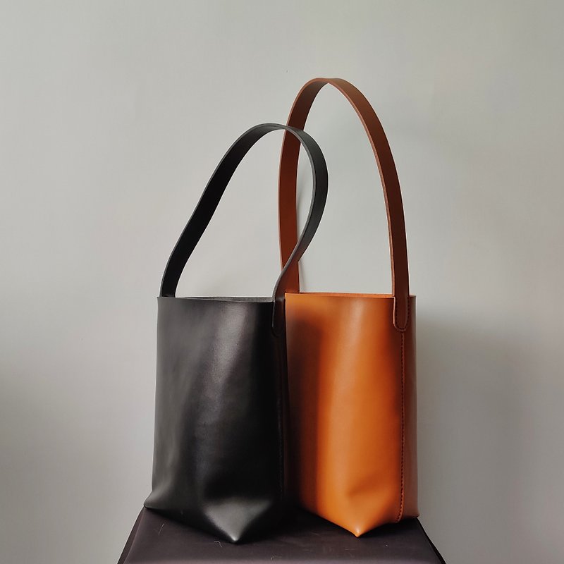 Zemoneni Black leather lady shoulder bag and Hand bag with wide handle style - กระเป๋าแมสเซนเจอร์ - หนังแท้ สีดำ