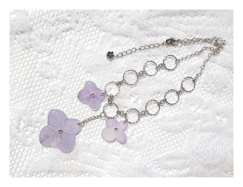 アニー＆＃39; sのワークショップ手作りジュエリーYahua、薄紫アジサイの花のネックレス - ネックレス - プラスチック パープル