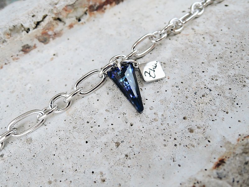 Zhu. Austrian crystal bracelet blue triangle - Bracelets - Gemstone 