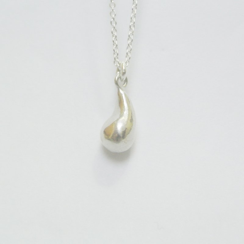 [Christmas (exchange of gifts)] a little bit in the heart (big water droplets) sterling silver necklace - สร้อยคอ - โลหะ 