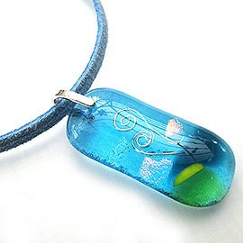 Fern (light blue) glass necklace - สร้อยคอ - แก้ว สีน้ำเงิน