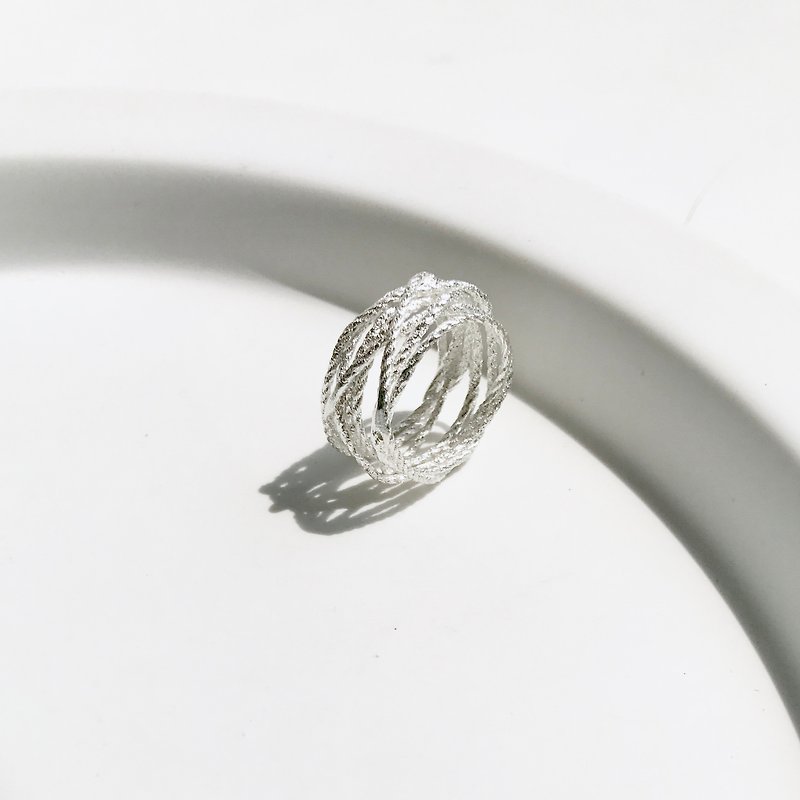 環繞戒指 Wrapping Rope Ring 繩子系列 925純銀 - 戒指 - 其他金屬 銀色